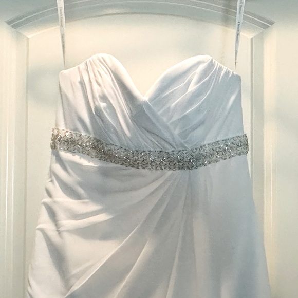 DAVID'S BRIDAL COLLECTION Sweetheart Chiffon Wedding Dress w/ Side Drape, Size 6 - Picture 6 of 7